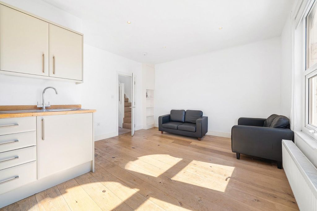 Property photo 3 of 11 Reception-Kitchen (3).Jpg