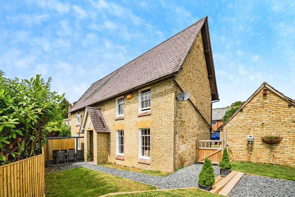 Property photo 1 of 18