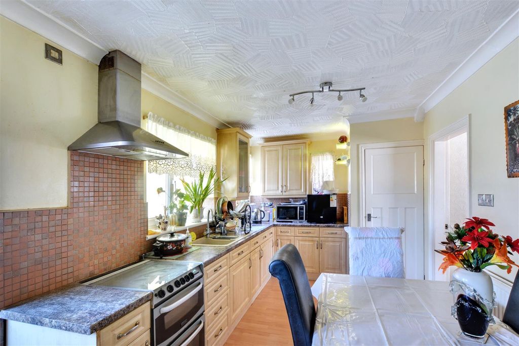 Property photo 2 of 10 Kitchen_3.Jpeg