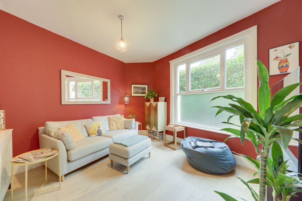 Property photo 2 of 9