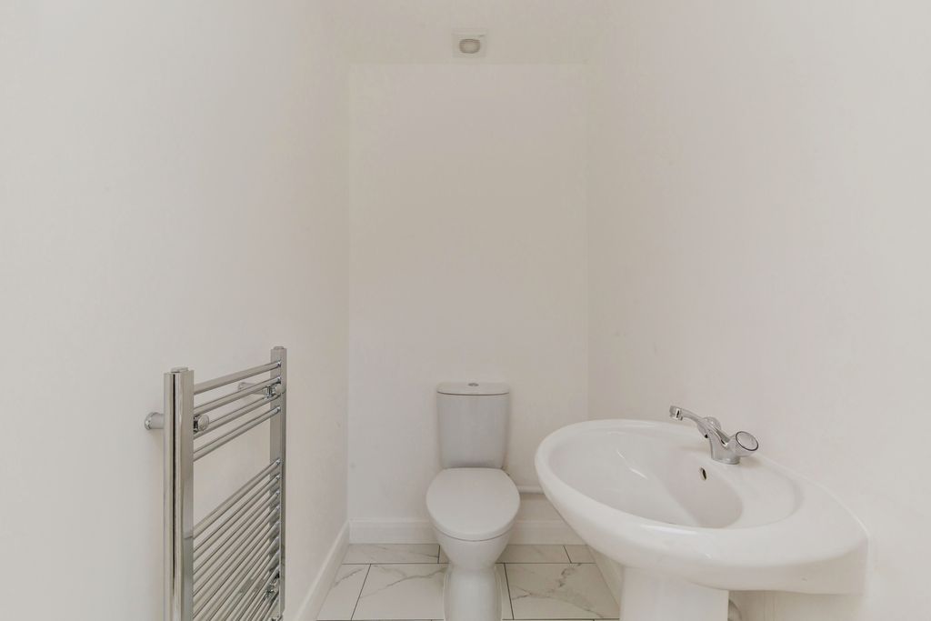 Property photo 3 of 16 Photo