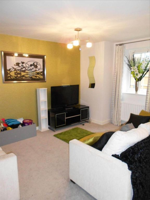 Property photo 3 of 8 Living Room