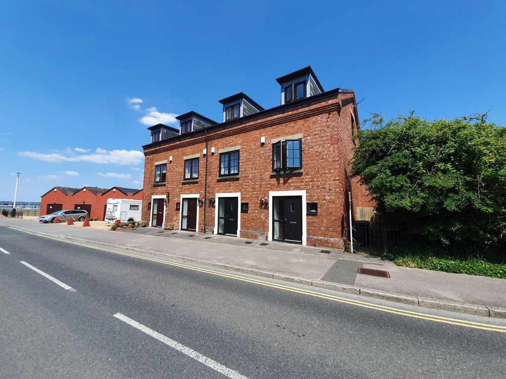 Property photo 1 of 14 Front