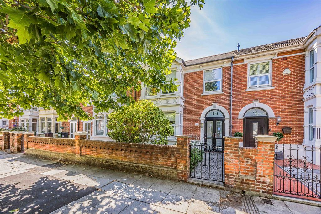 Property photo 1 of 21 104 Kirby Road, Portsmouth-Small-Porticomarketing-