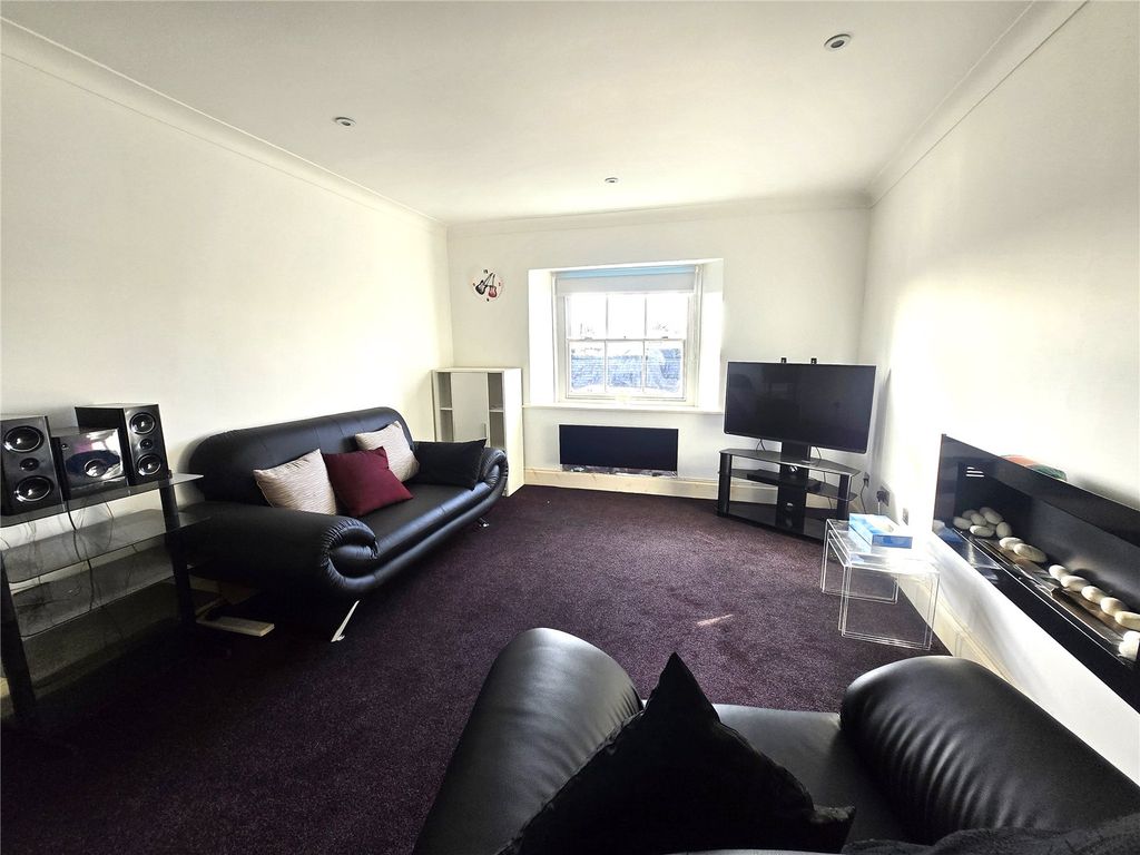 Property photo 2 of 12 Picture No. 13