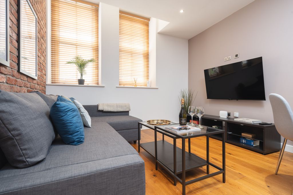 Property photo 1 of 44 Hounds Gate Court (1 Of 70)