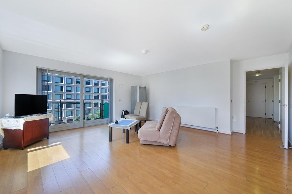 Property photo 3 of 12