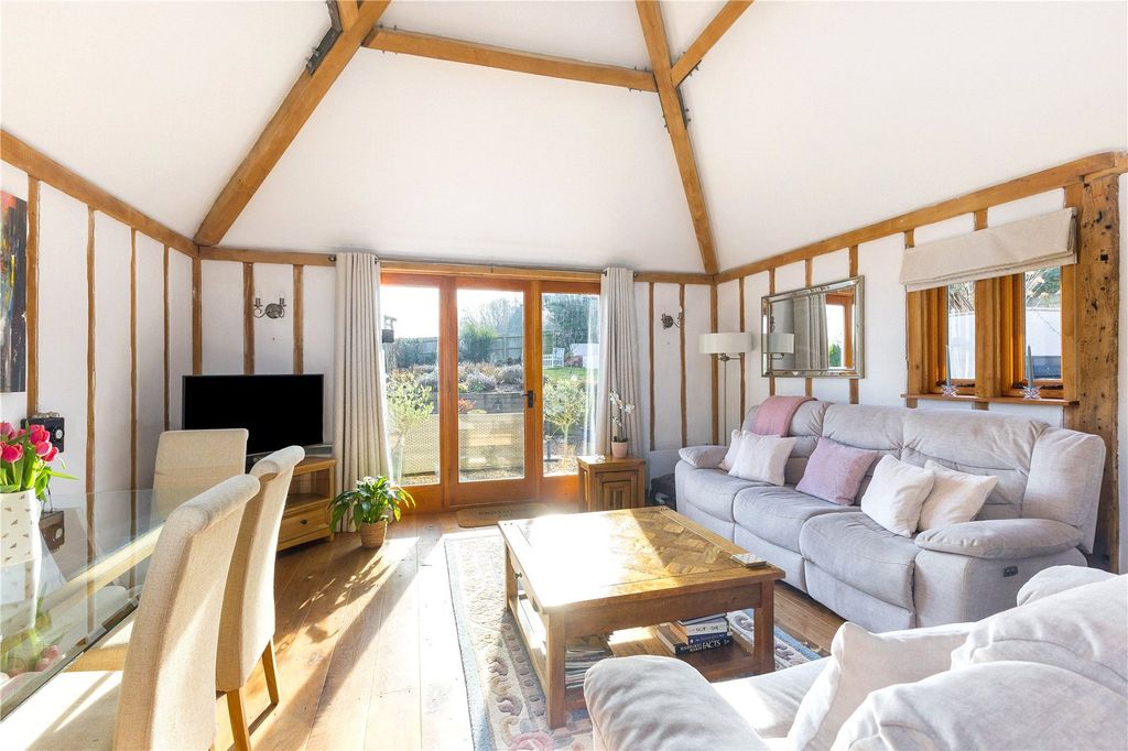 Property photo 2 of 7 Annexe Living