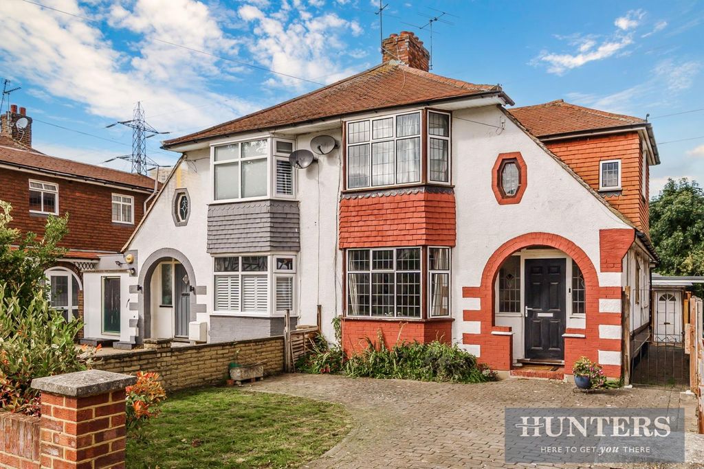 Property photo 1 of 11 Brockenhurst (3).Jpg