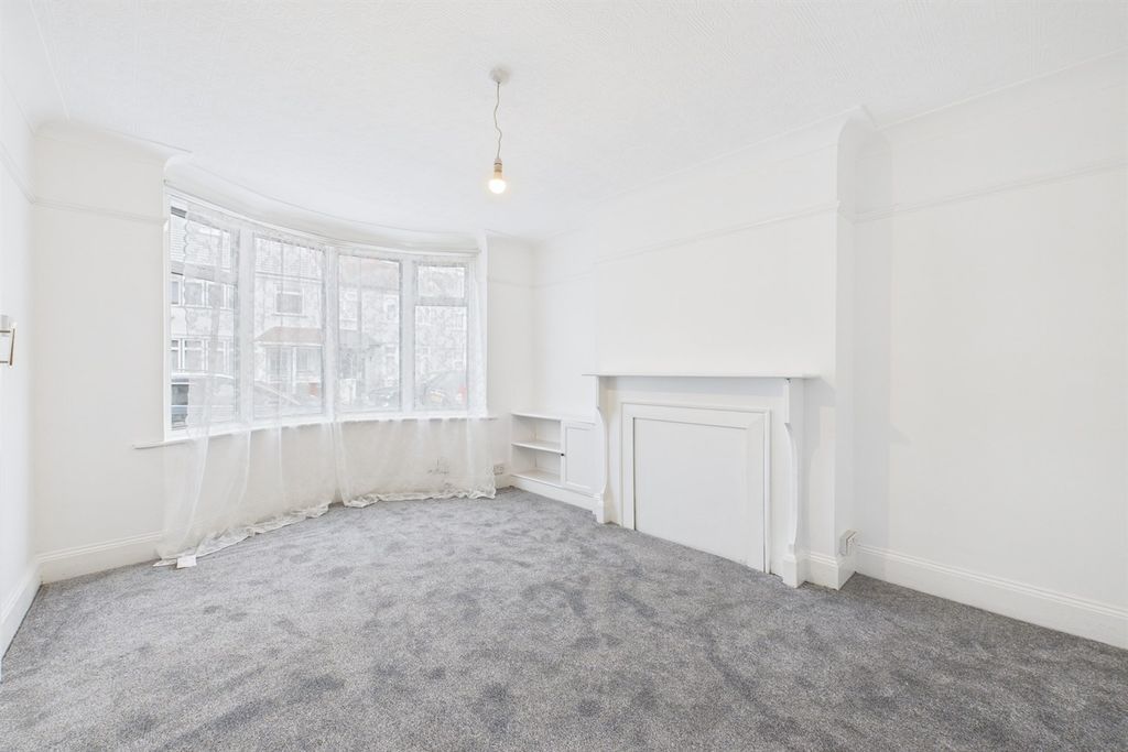 Property photo 1 of 13 Living Room