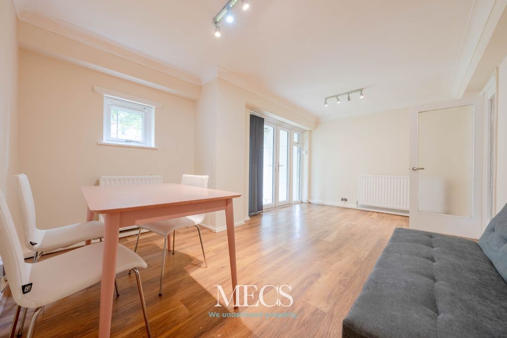 Property photo 3 of 10 4399684