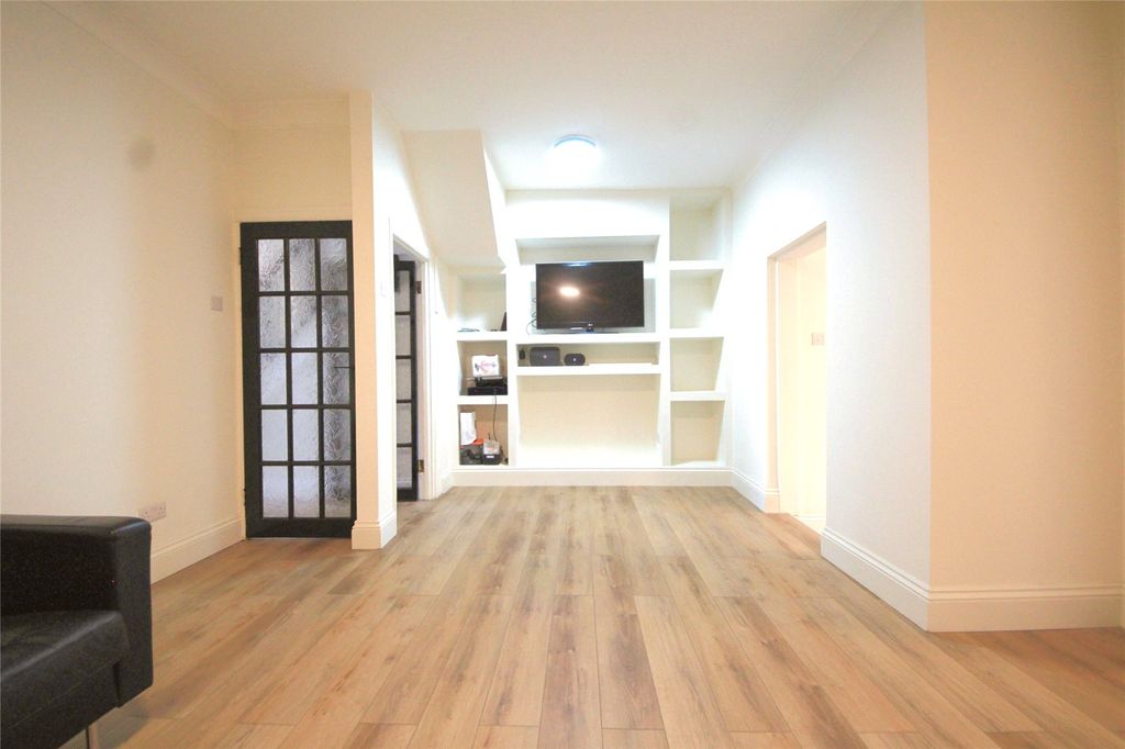 Property photo 3 of 29 Picture No. 44