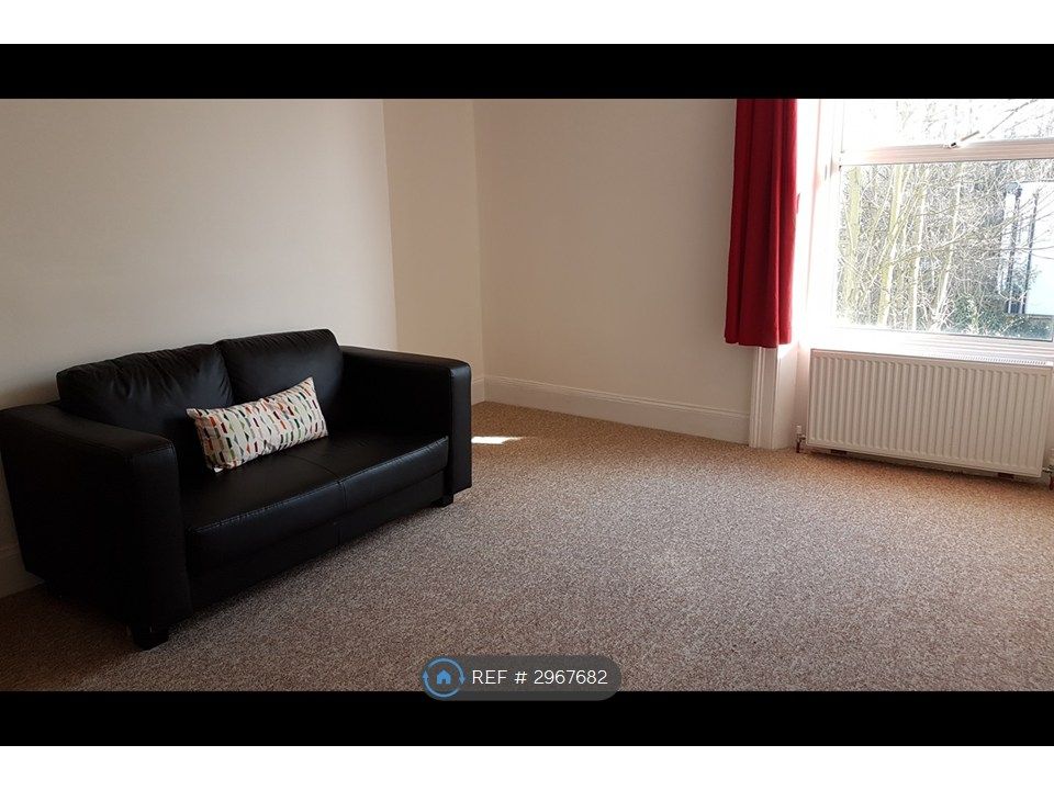 Property photo 1 of 8 Sitting Room