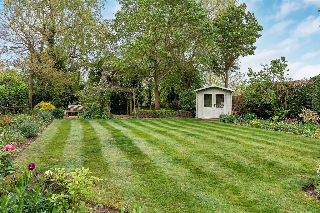 Property photo 2 of 47