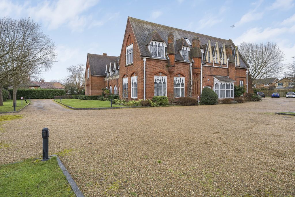 Property photo 1 of 10 Front