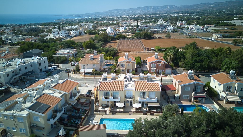 Property photo 1 of 34