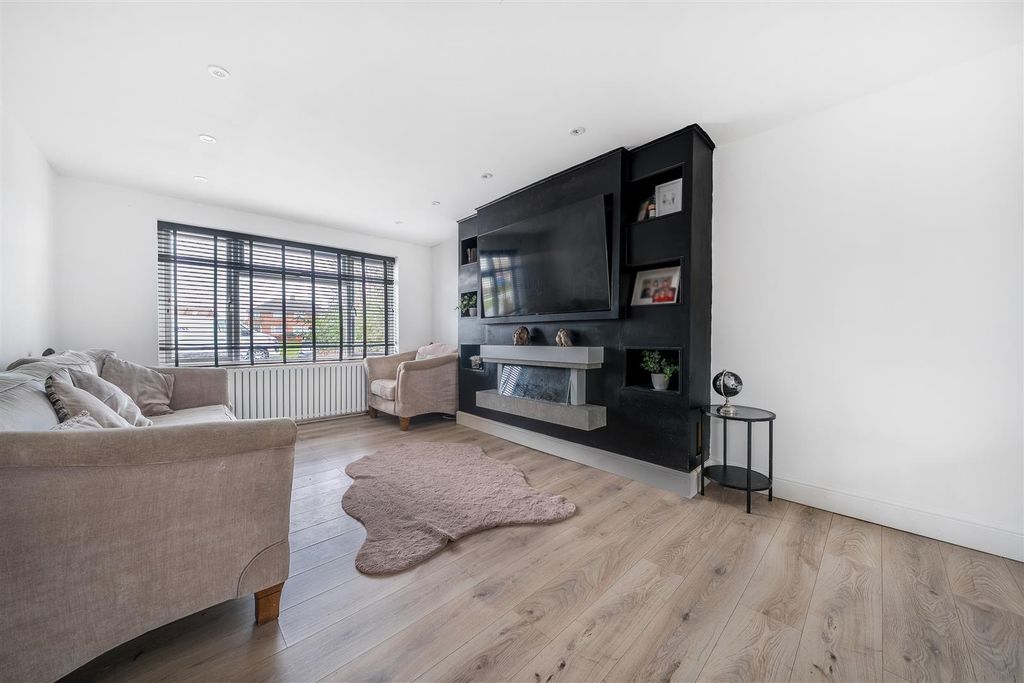 Property photo 3 of 19 1381583-12-6917080Acc557-Arw.Jpg