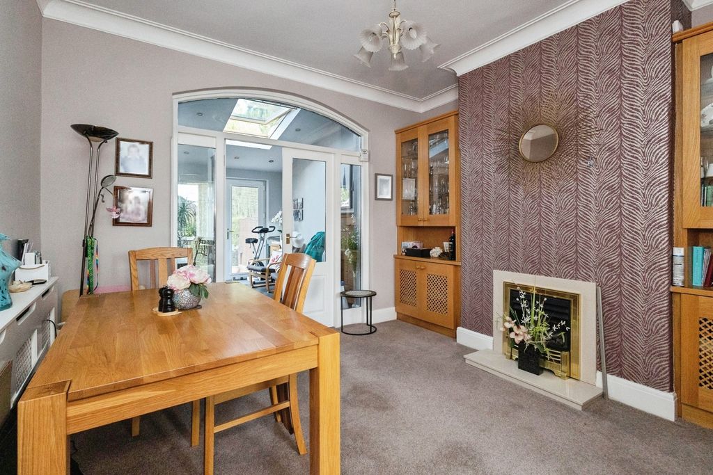 Property photo 3 of 17 Photo