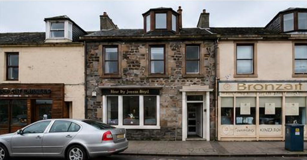 Property photo 1 of 8
