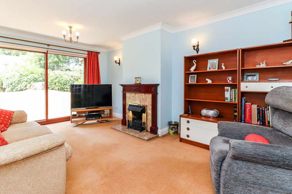 Property photo 2 of 21