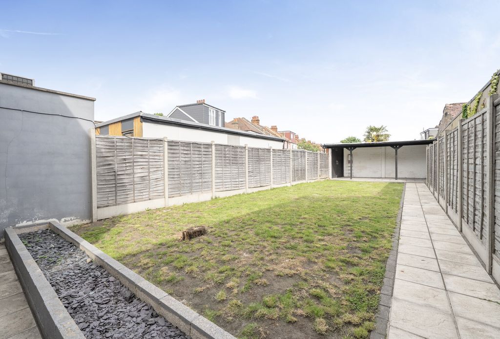 Property photo 3 of 17 1480092-6-6A30F62...