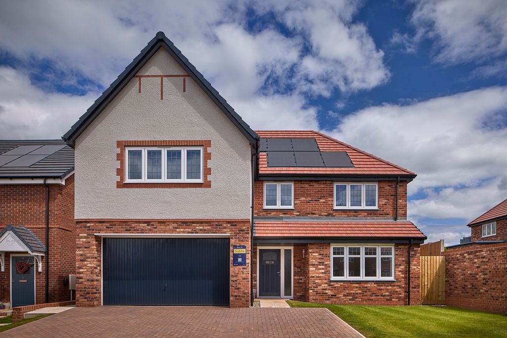 Property photo 1 of 4 Hanbury, Hagley Manor, Exterior