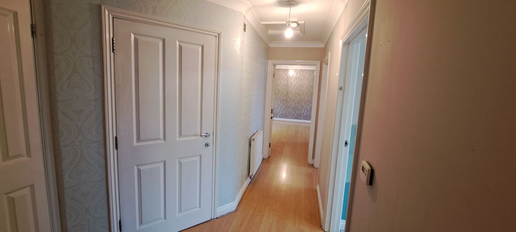 Property photo 2 of 12 Hallway