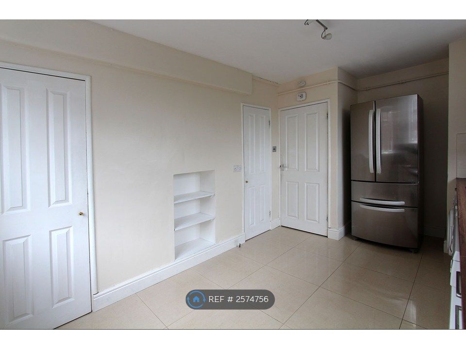 Property photo 2 of 13 Eat-In Kitchen
