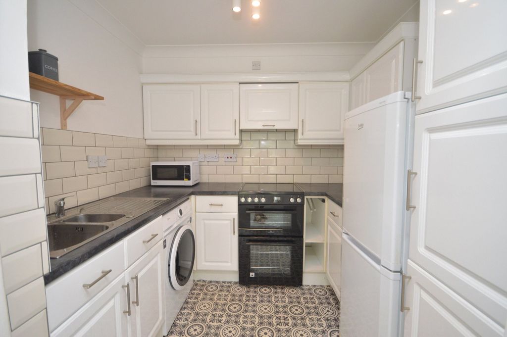 Property photo 3 of 14 Picture No. 28