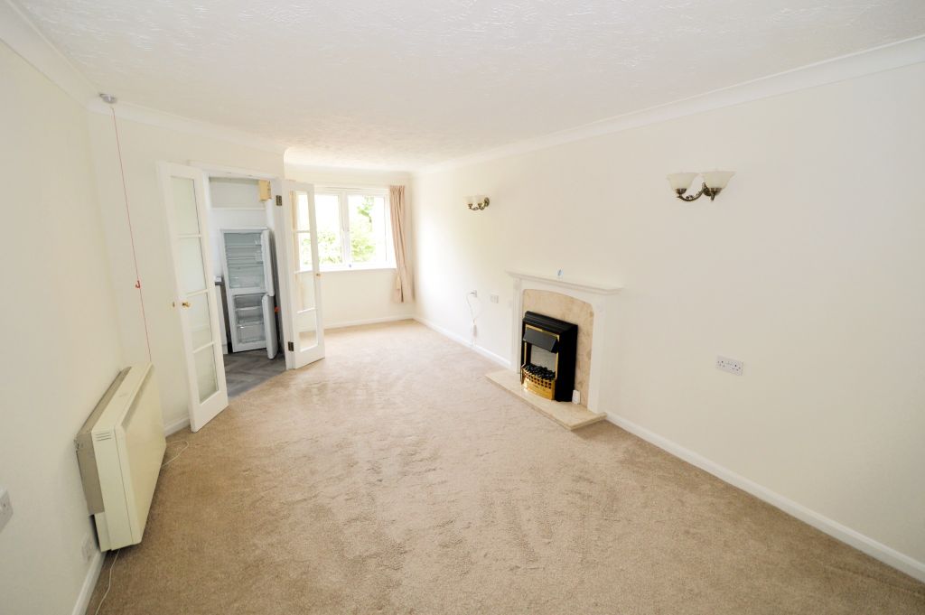 Property photo 2 of 12 Living Room