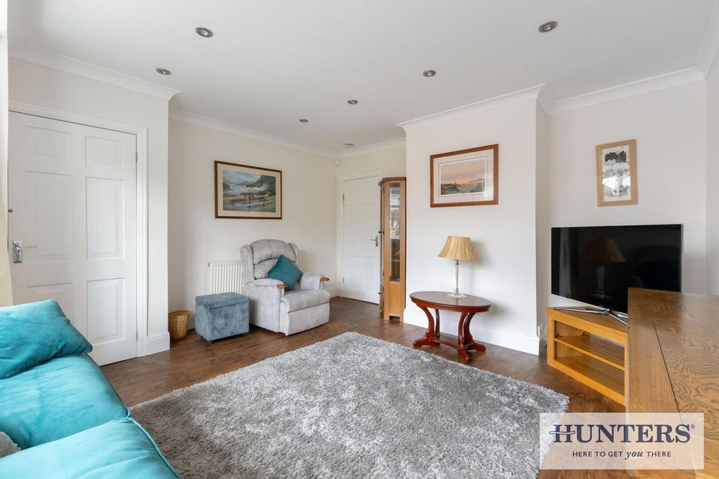 Property photo 2 of 24 Living Room