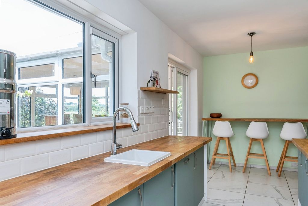 Property photo 3 of 23 Pbox-Img.Jpg