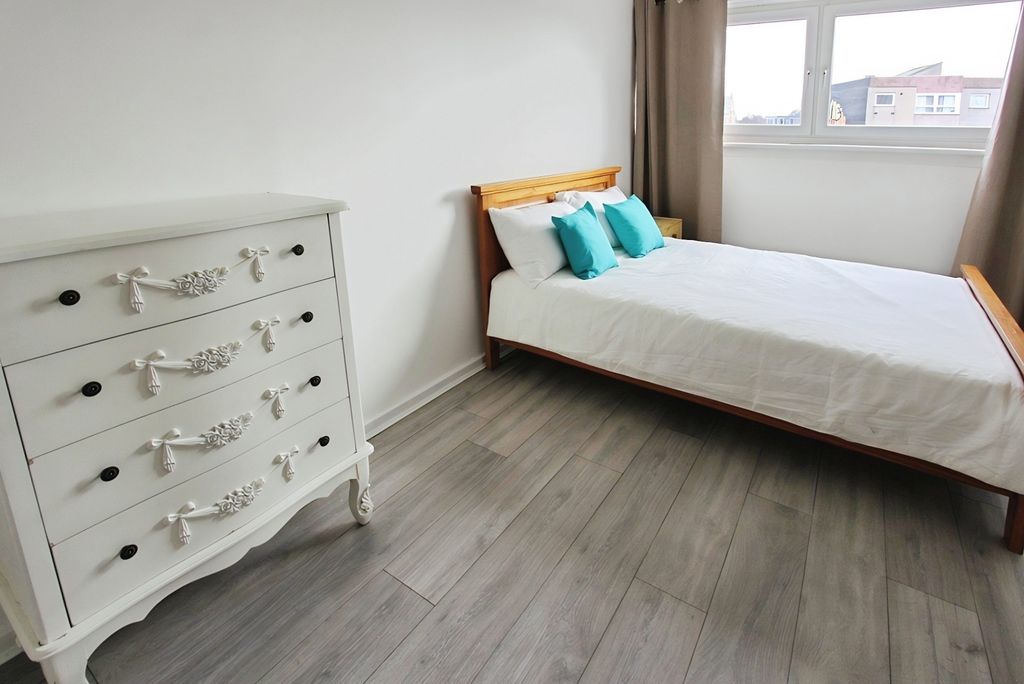 Property photo 3 of 6 Bedroom 1