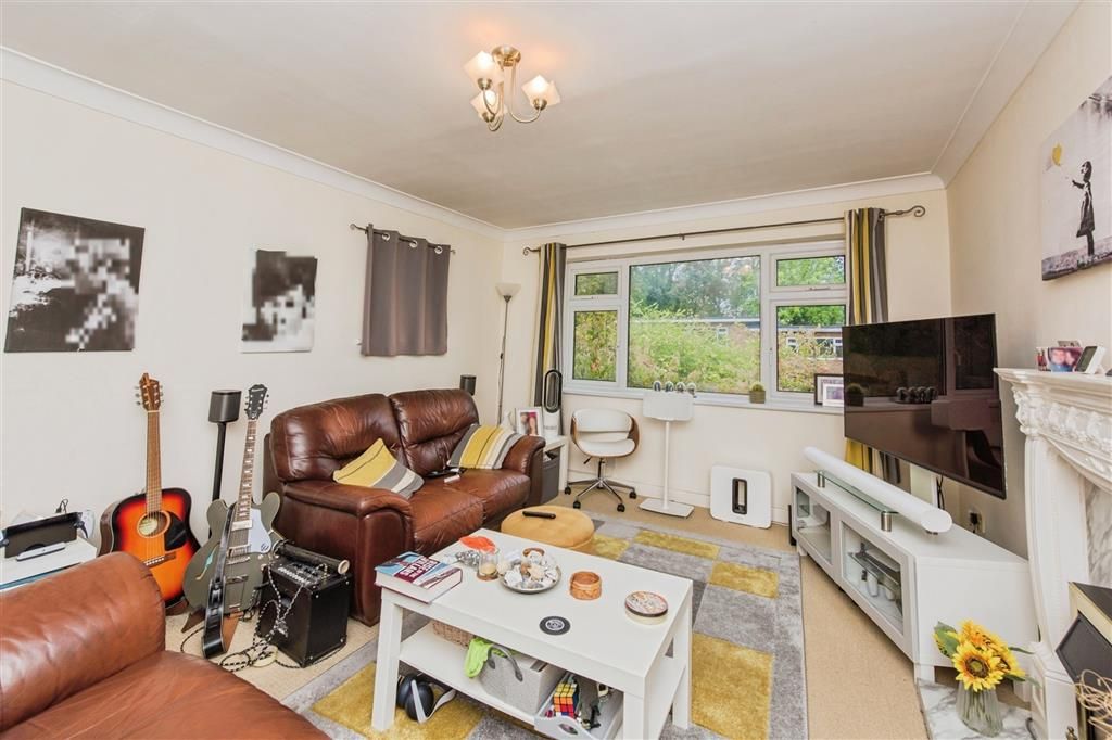 Property photo 2 of 14 Living Room