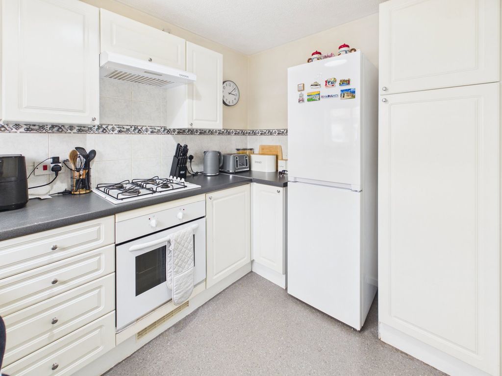 Property photo 3 of 16