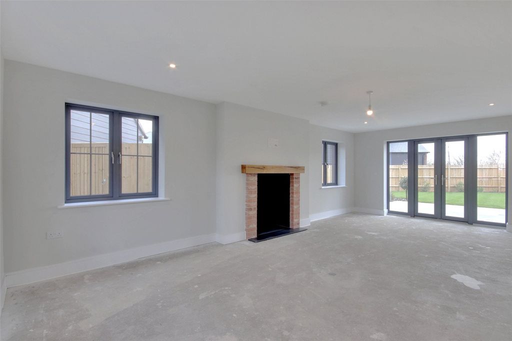 Property photo 2 of 12 Seymour Living