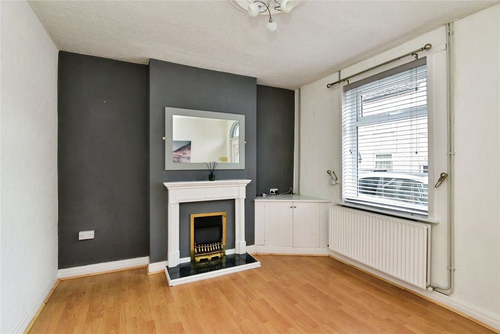 Property photo 2 of 23 Picture No. 19