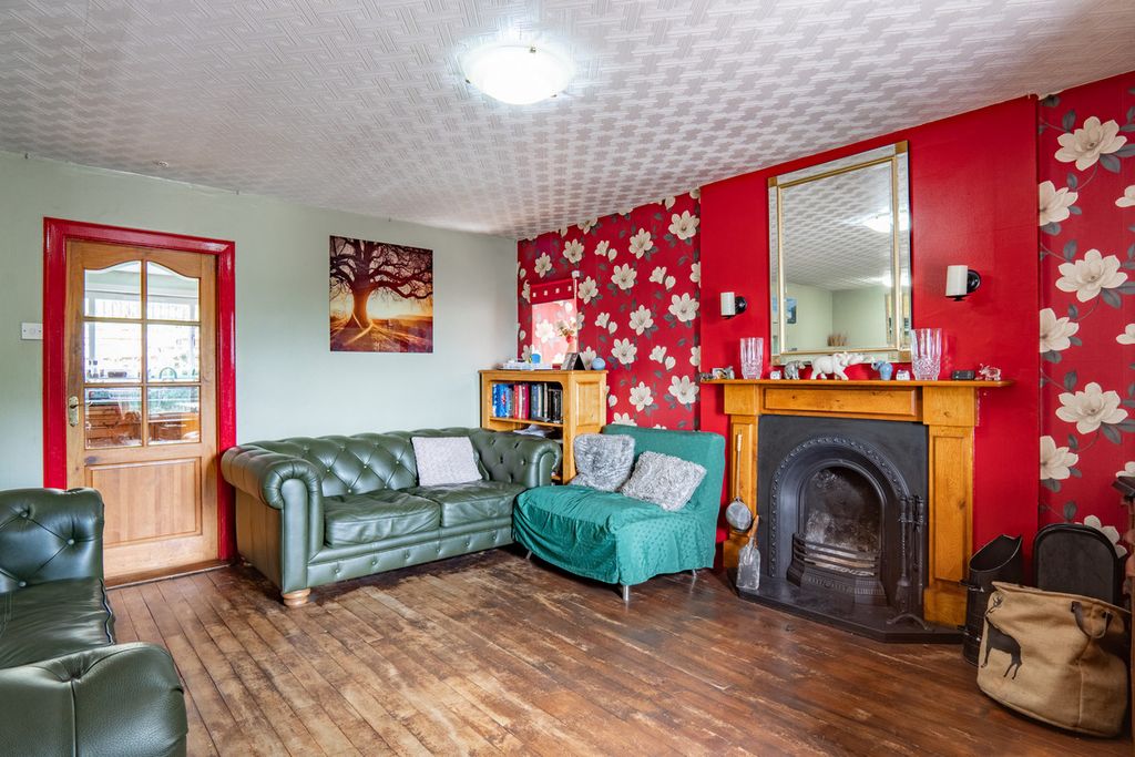 Property photo 2 of 48
