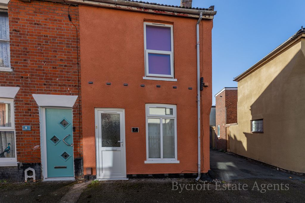 Property photo 1 of 11