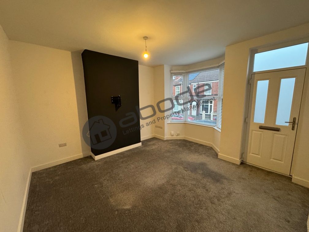 Property photo 3 of 41 Lounge