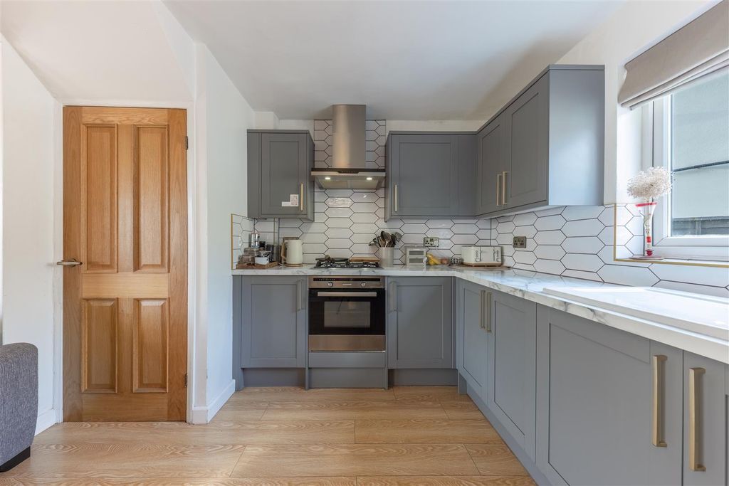 Property photo 2 of 18 Ba-15.Jpg