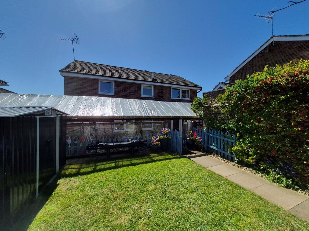 Property photo 1 of 26 Regency Close