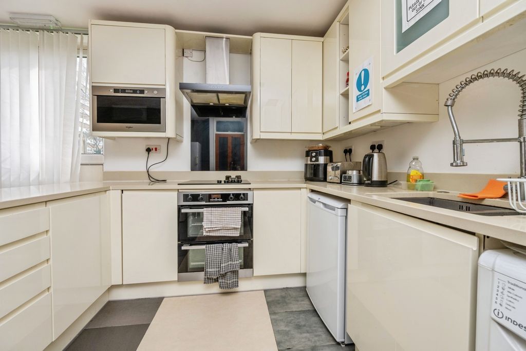 Property photo 3 of 20 Pbox-Img.Jpg