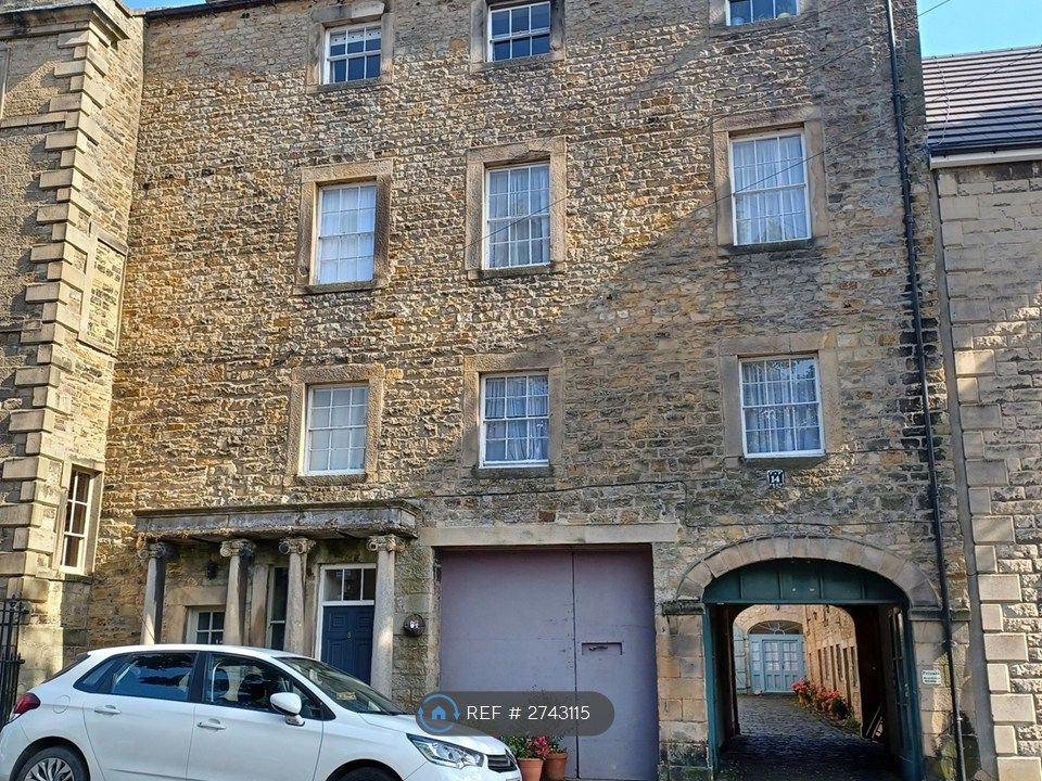 Property photo 1 of 8