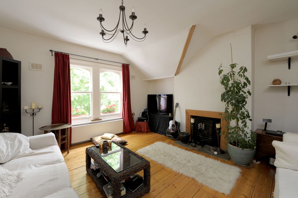 Property photo 3 of 10