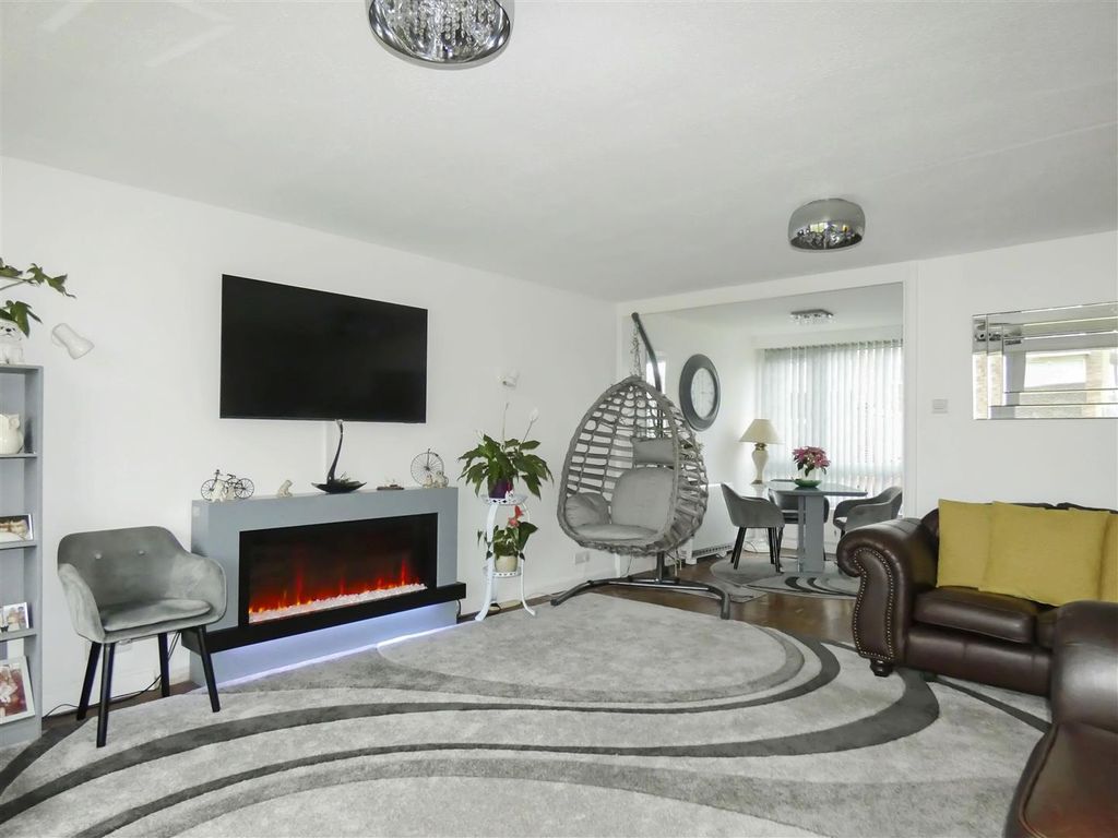 Property photo 3 of 13 Living Room