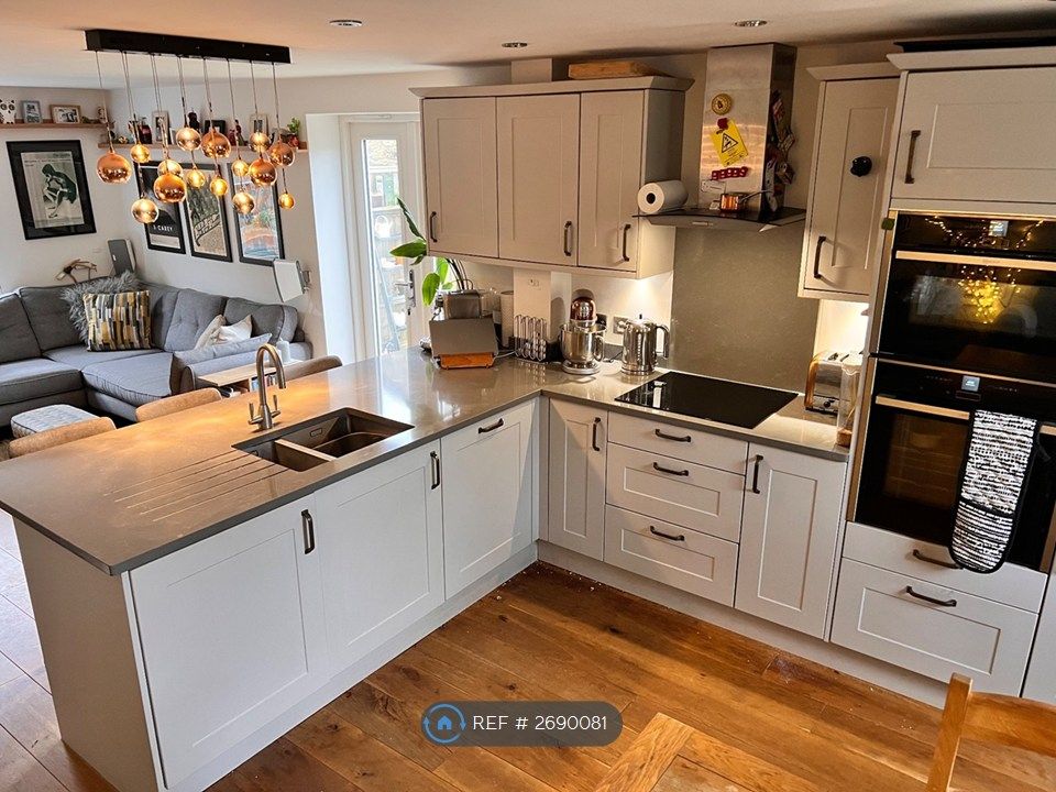 Property photo 3 of 25