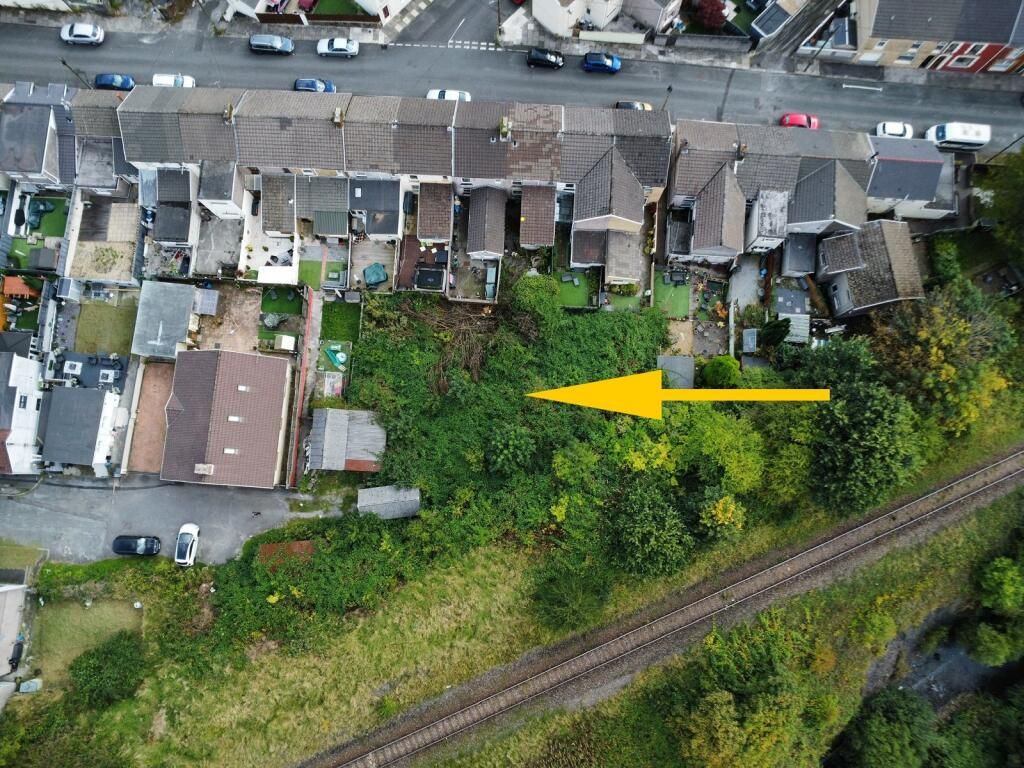Property photo 1 of 3