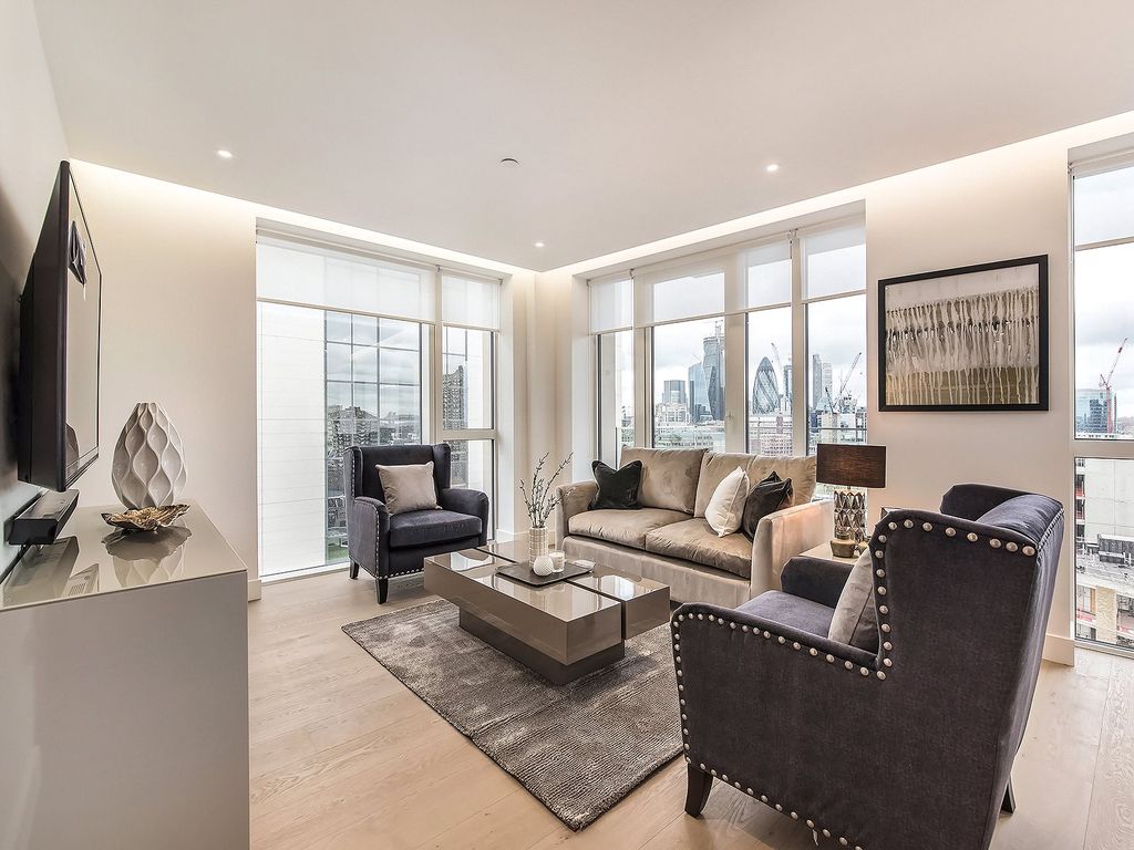 Property photo 2 of 32 London Doc E1W 2Ah