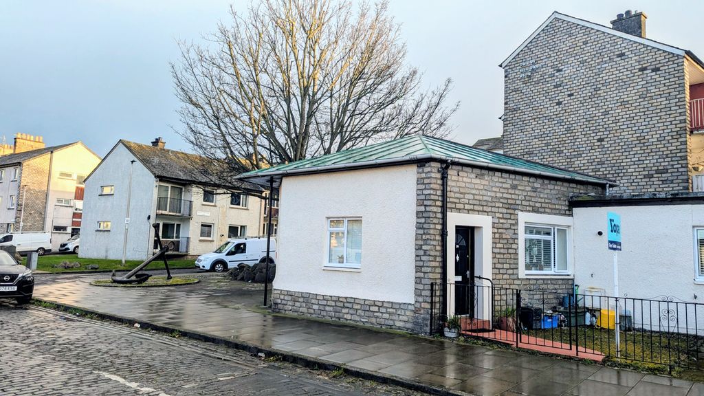 Property photo 2 of 9 1000042082